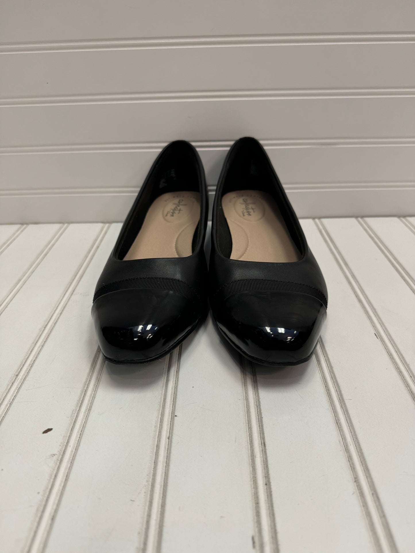 Black Shoes Flats Clarks, Size 9.5