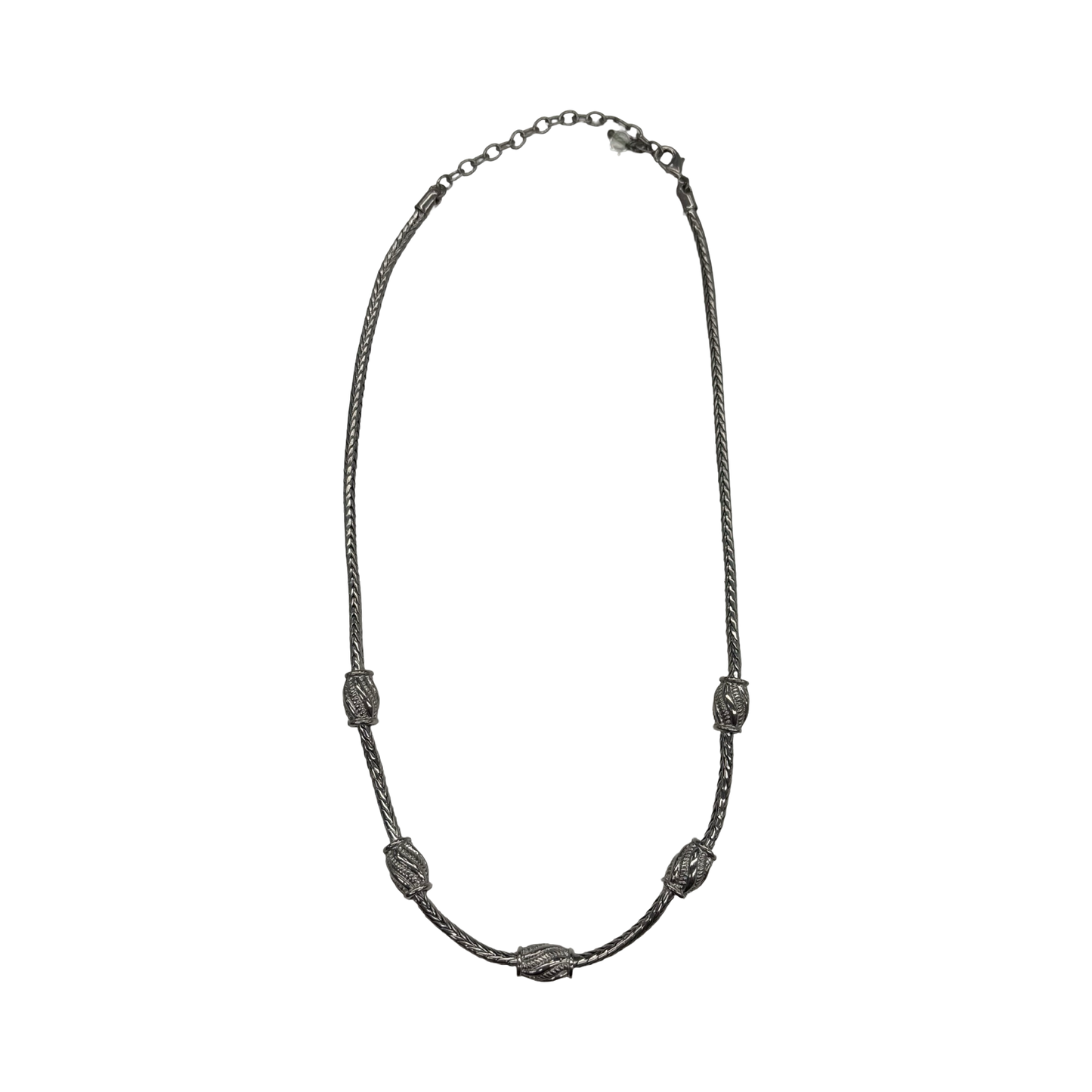 Necklace Chain By Clothes Mentor In Silver