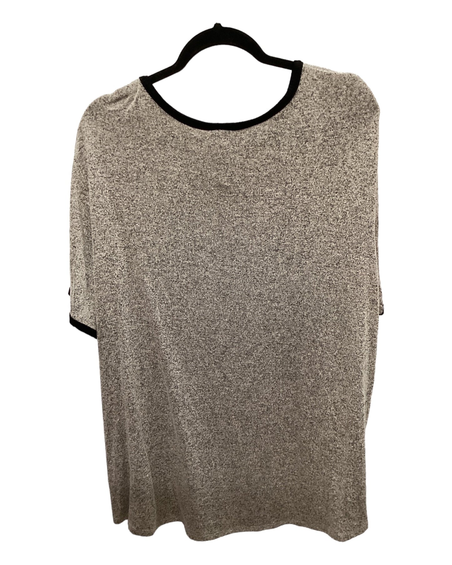 Top Short Sleeve By Clothes Mentor In Grey, Size: 3x