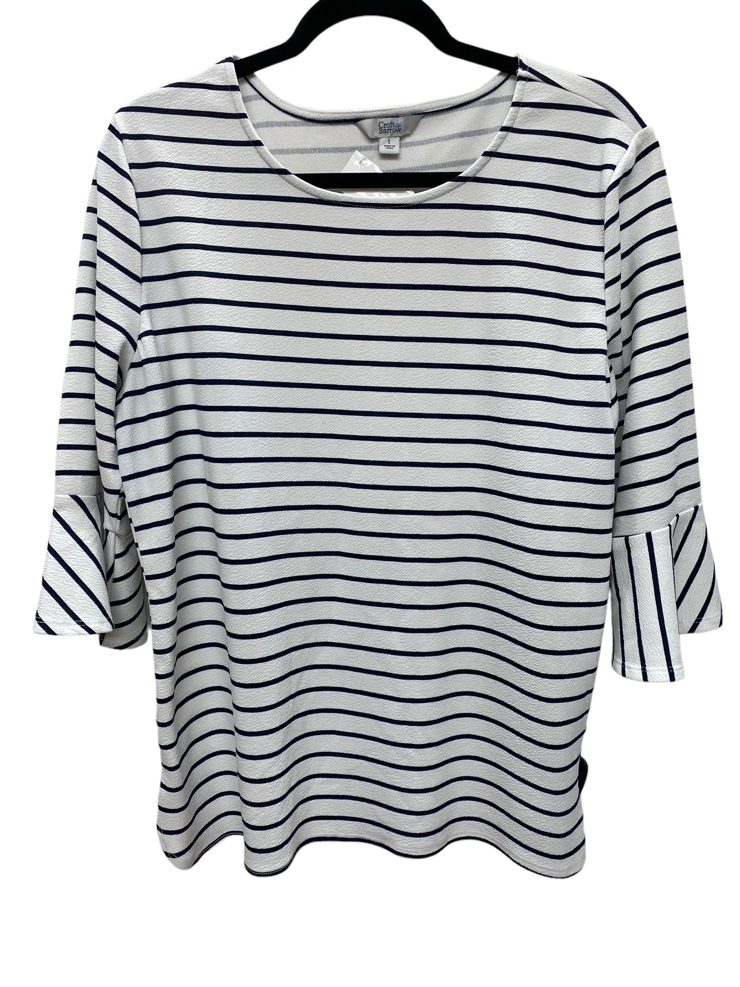 Top Short Sleeve By Croft And Barrow In Striped Pattern, Size: L