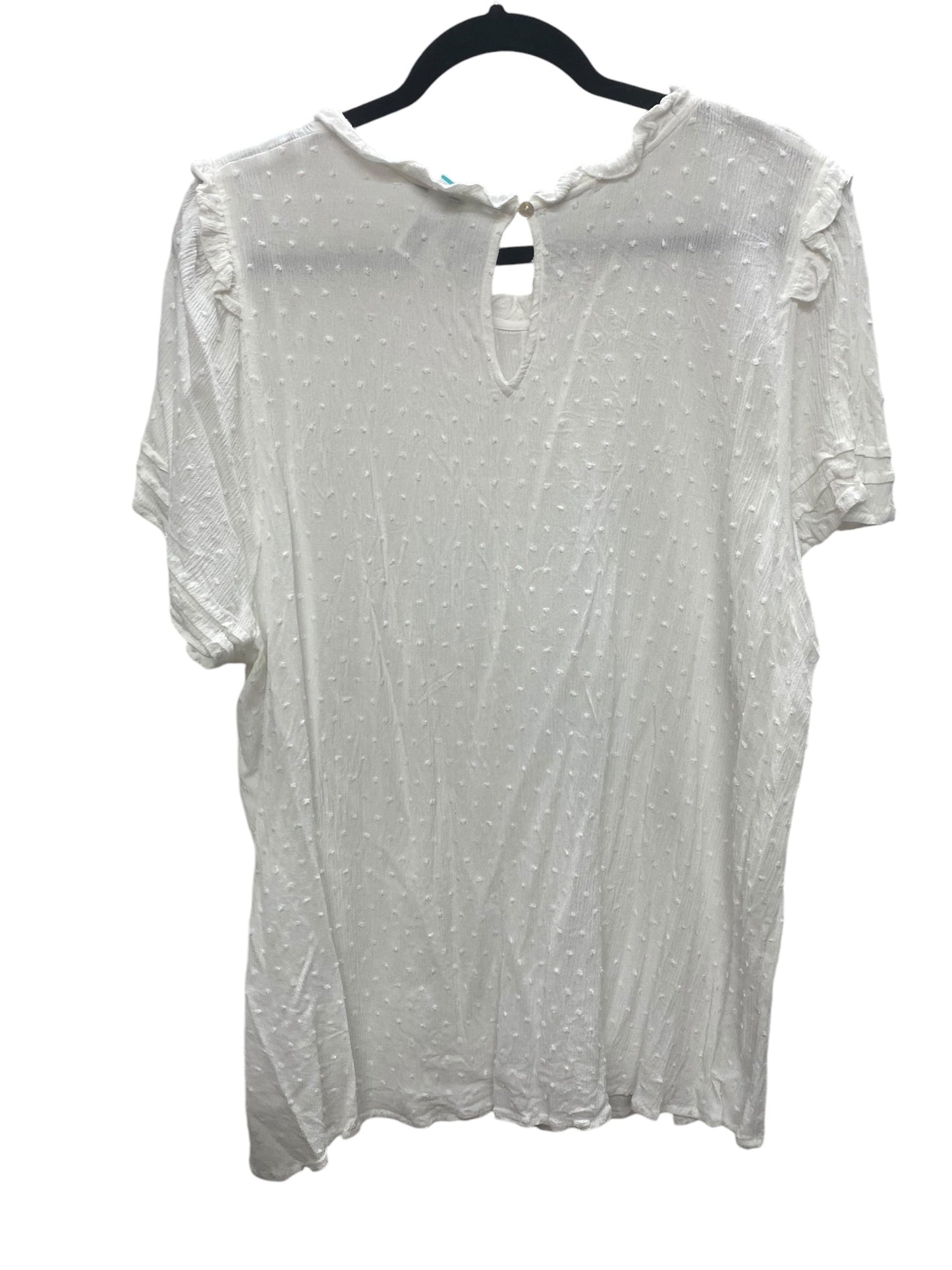 Top Short Sleeve By Rose And Olive In White, Size: 3x