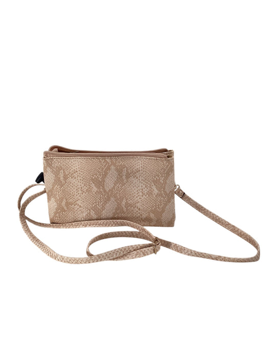 Crossbody By Cmf, Size: Medium