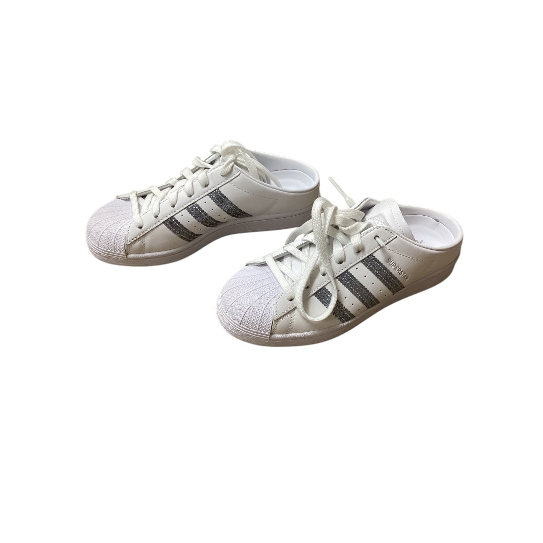 Shoes Flats By Adidas In White, Size: 6.5