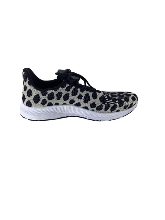 Shoes Sneakers By Athletic Works In Black & White, Size: 6.5