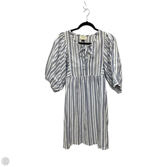 Dress Casual Short By Universal Thread In Blue & White, Size: M