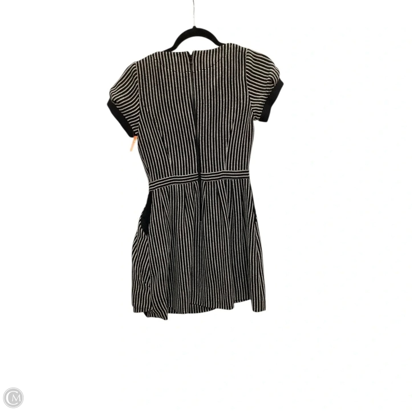 Dress Casual Short By Clothes Mentor In Black, Size: 4