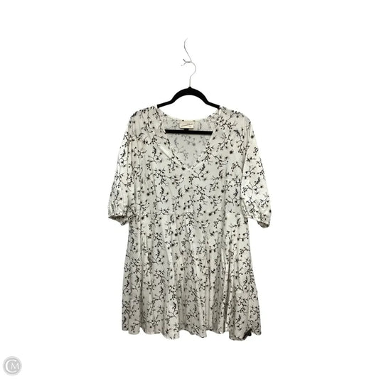Dress Casual Short By Universal Thread In White, Size: L