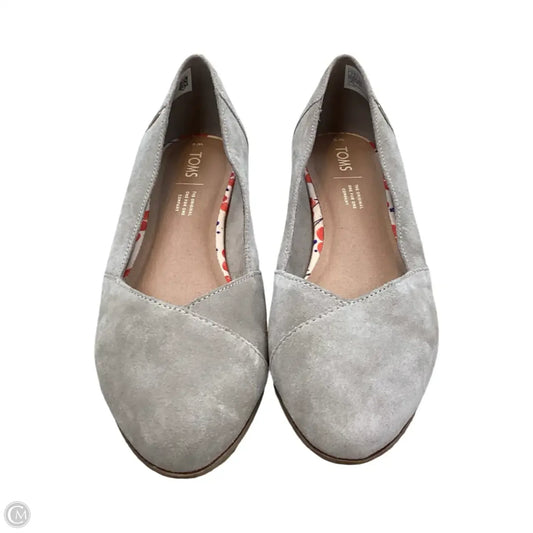 Shoes Flats By Toms In Grey, Size: 9