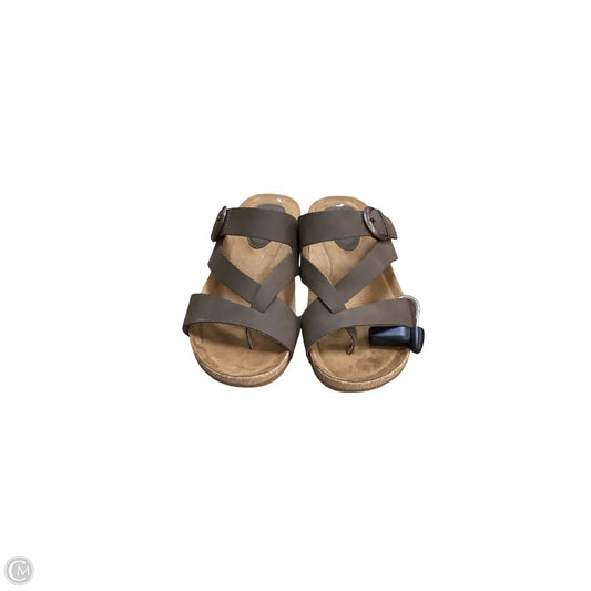 Sandals Flats By Sofft In Brown, Size: 7.5