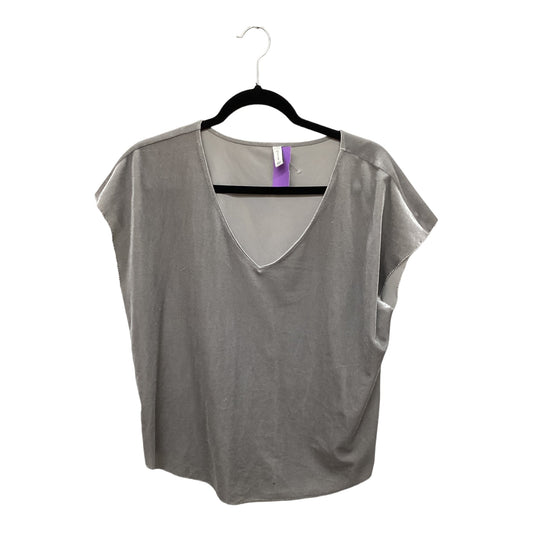 Top Short Sleeve Basic By Clothes Mentor  Size: S