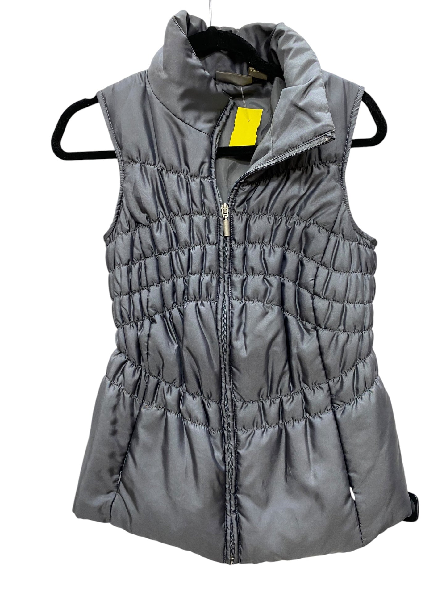 Vest Puffer & Quilted By Jane Ashley In Silver, Size: M