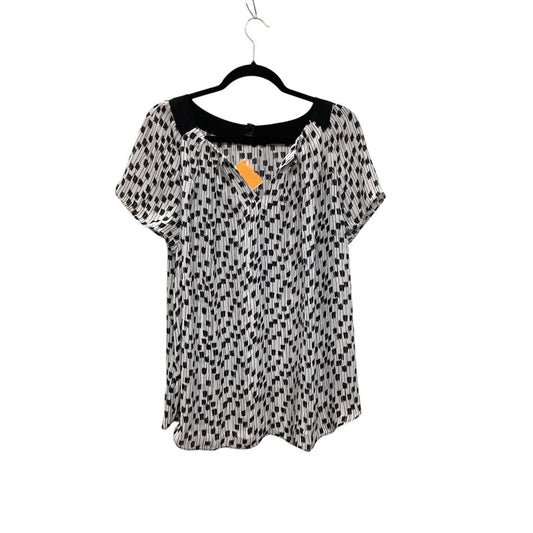 Top Short Sleeve By Worthington  Size: 2x