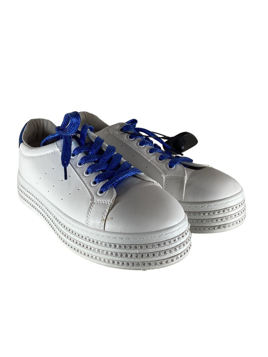 White Shoes Sneakers Clothes Mentor, Size 10