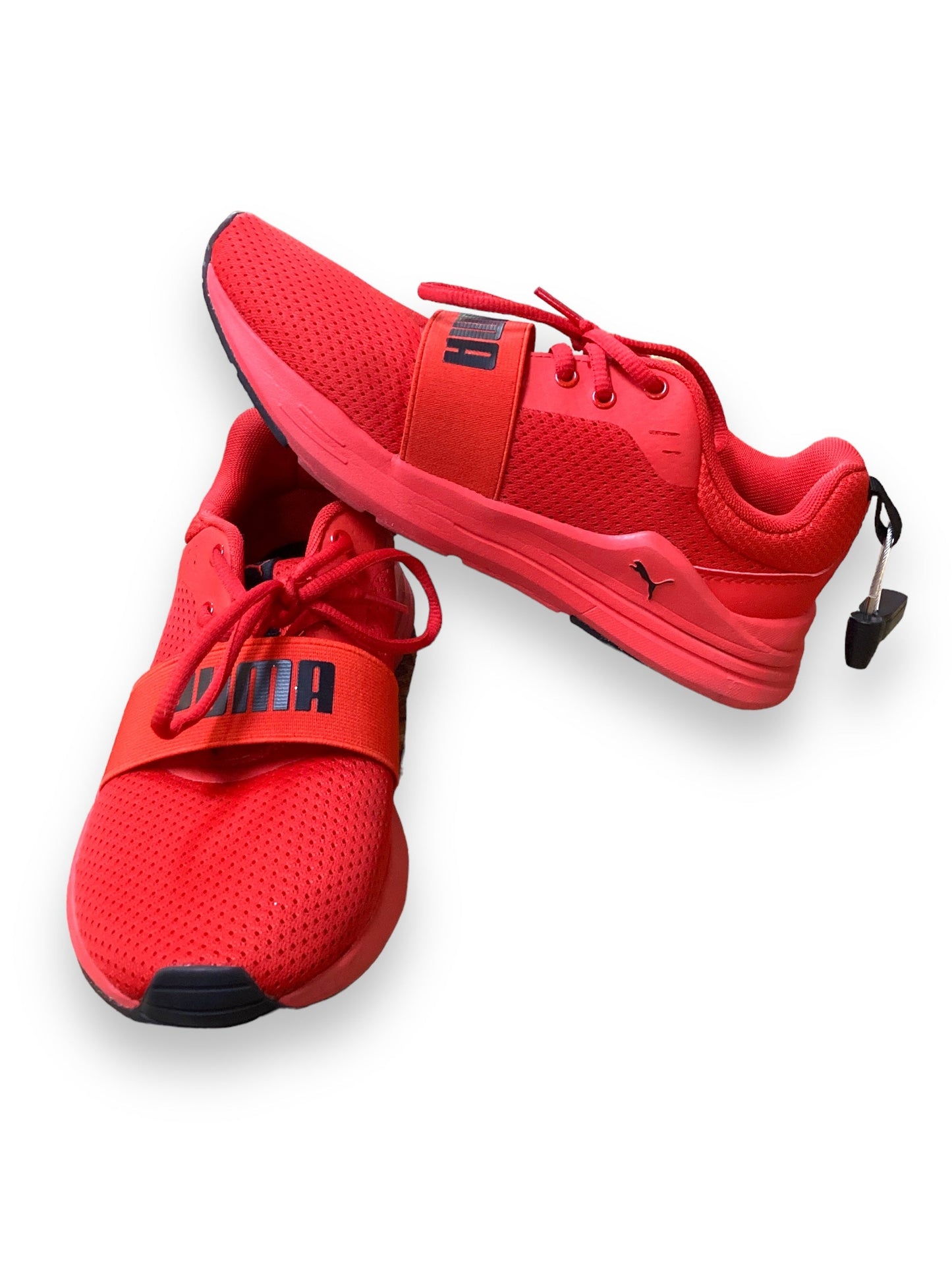 Red Shoes Sneakers Puma, Size 6