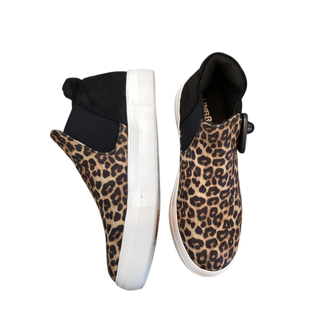 Shoes Sneakers By Clothes Mentor In Animal Print, Size: 8.5