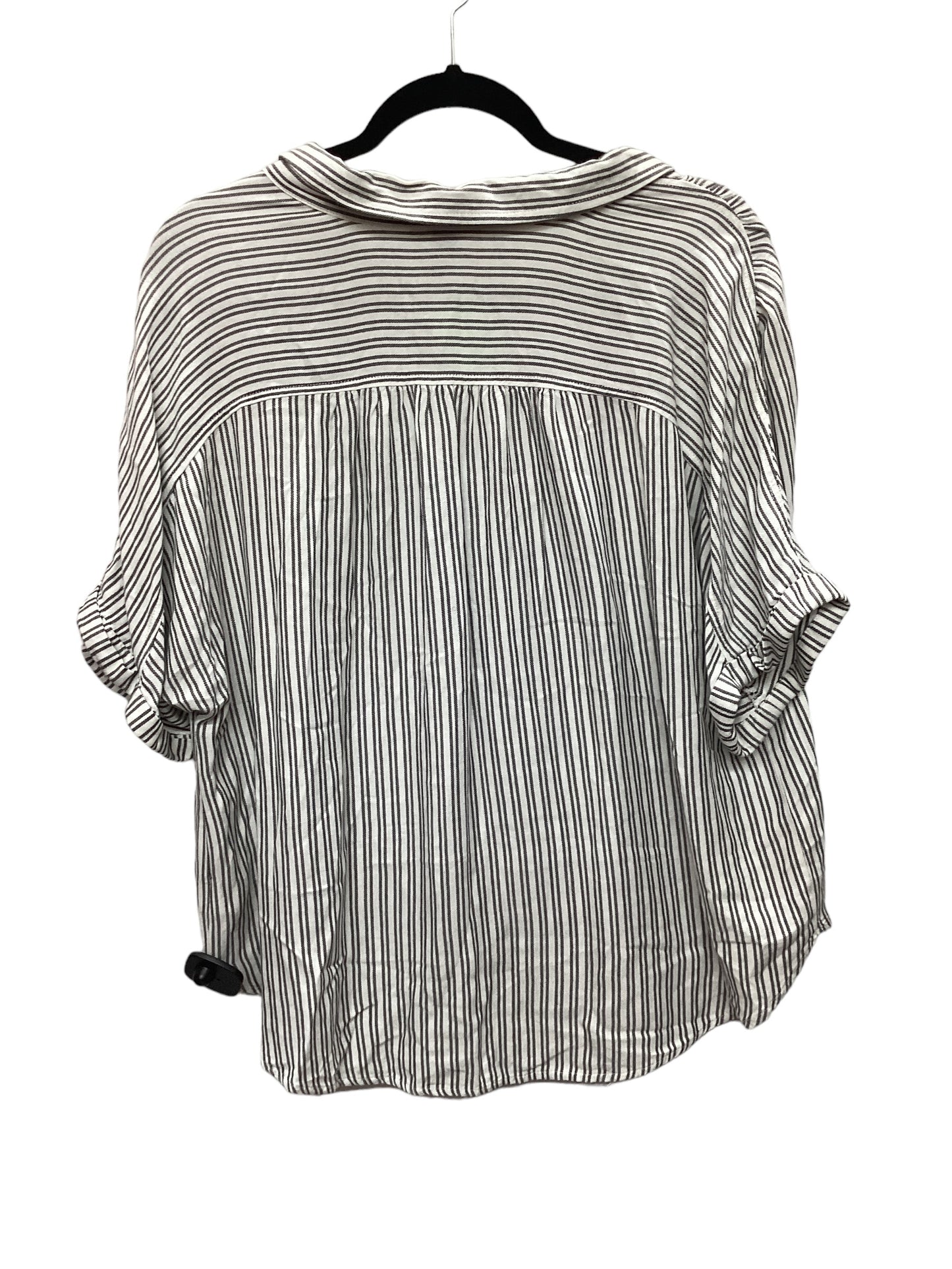 Top Short Sleeve By Universal Thread  Size: Xxl