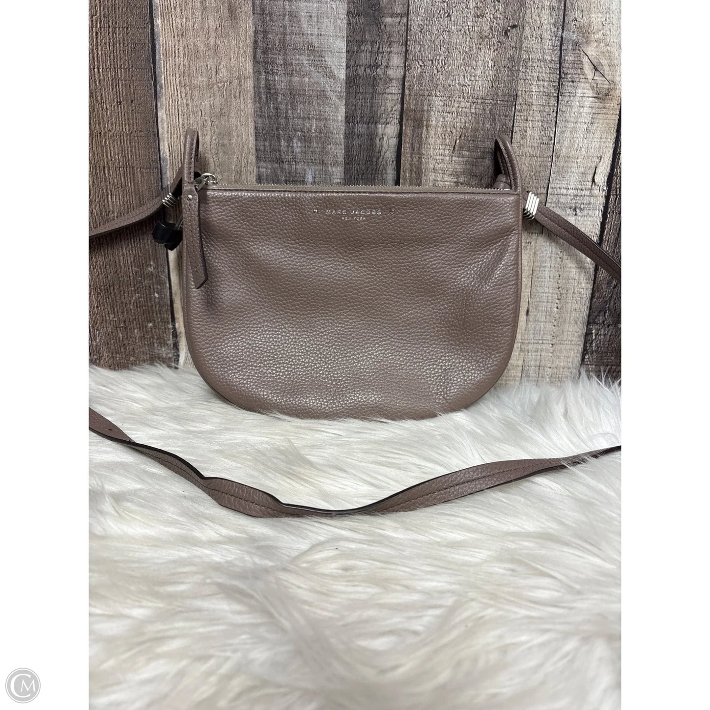 Crossbody Luxury Designer By Marc Jacobs, Size: Medium