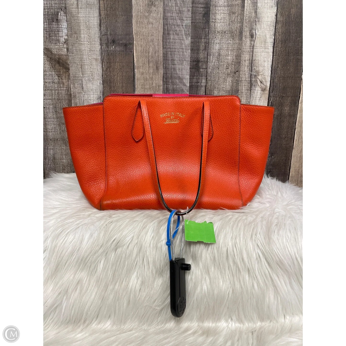 Handbag Luxury Designer By Gucci, Size: Medium