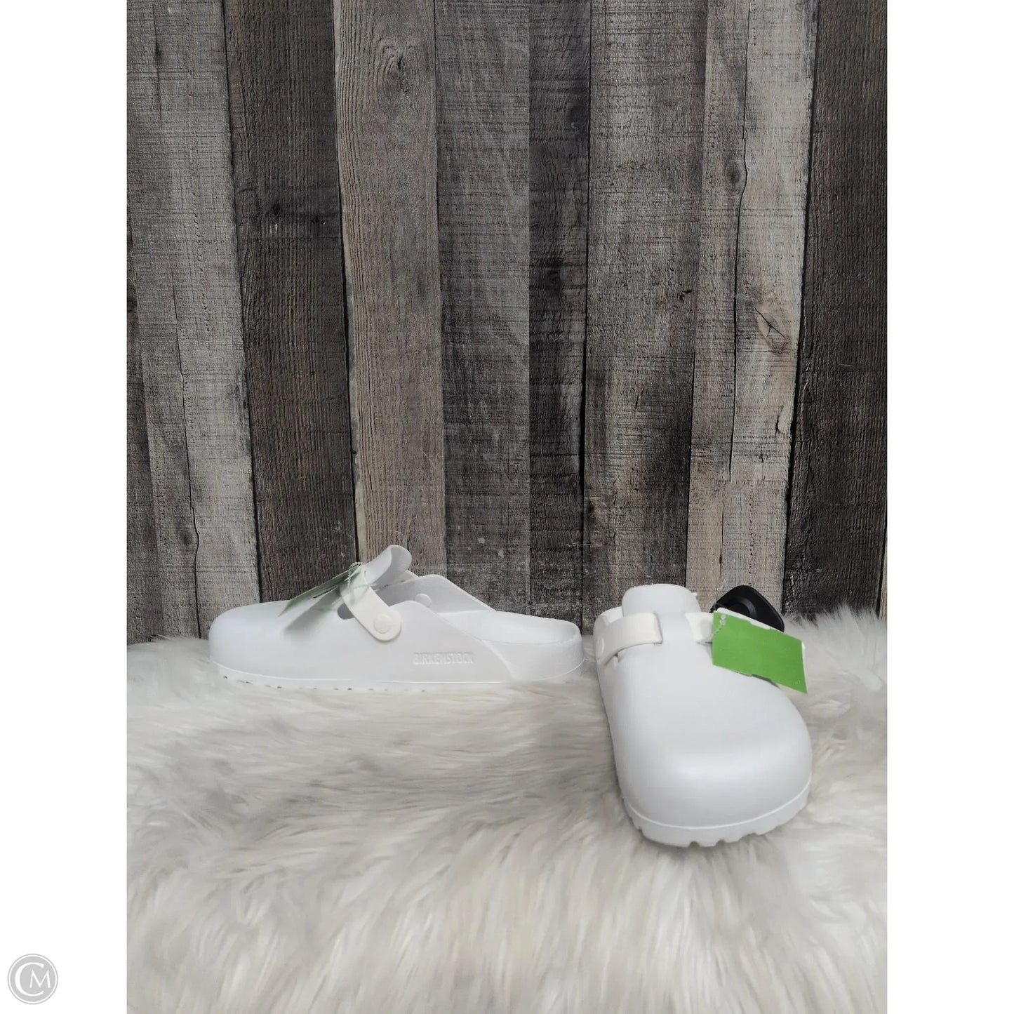 Shoes Flats By Birkenstock In White, Size: 9