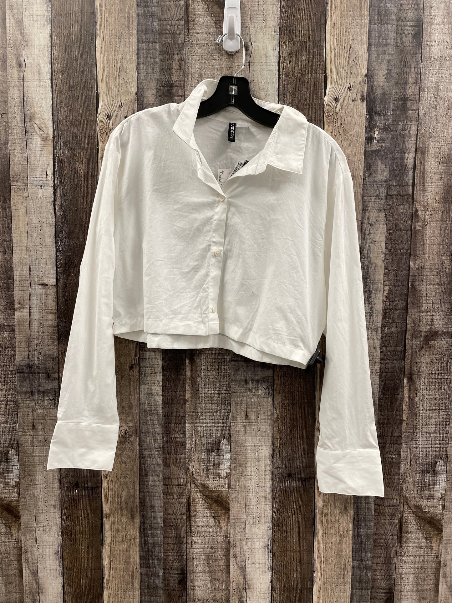 Top Long Sleeve By Divided In White, Size: M