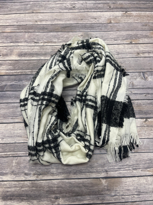 Scarf Winter By American Eagle In Plaid Pattern