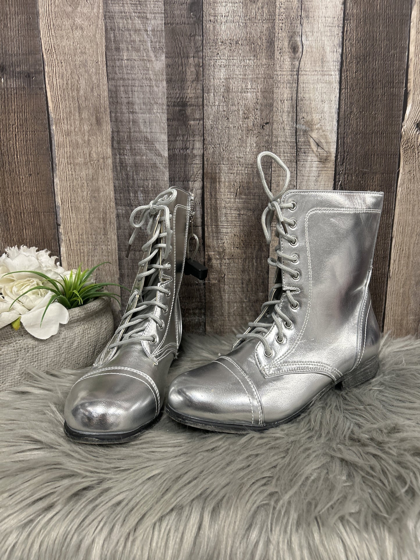 Boots Ankle Flats By Bamboo  Size: 9