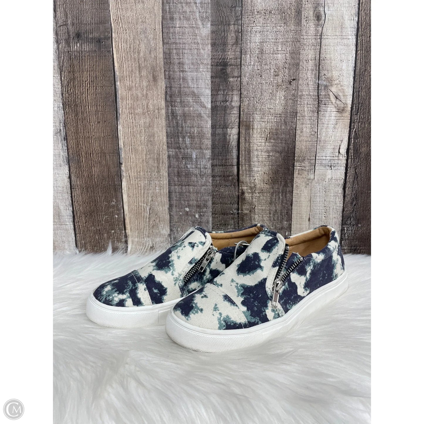 Shoes Sneakers By Dolce Vita In Multi-colored, Size: 7