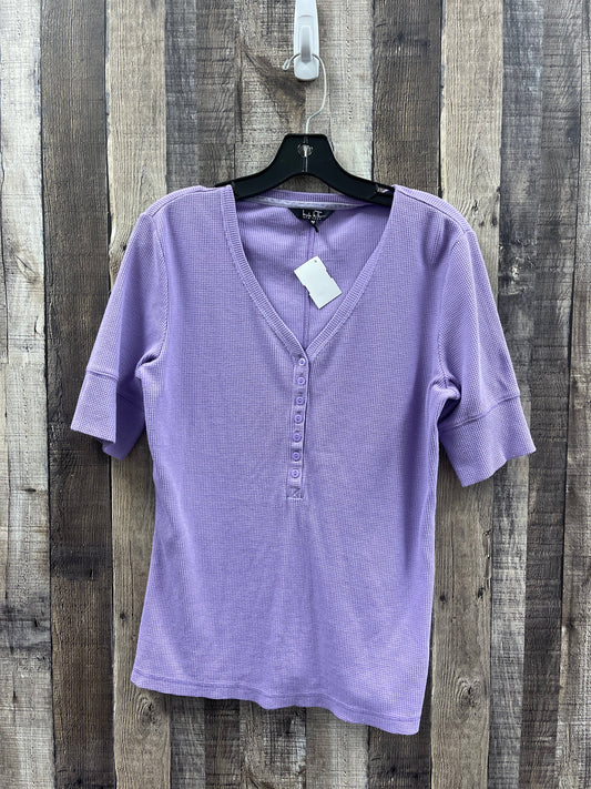 Top Short Sleeve By Nicole Miller In Purple, Size: M