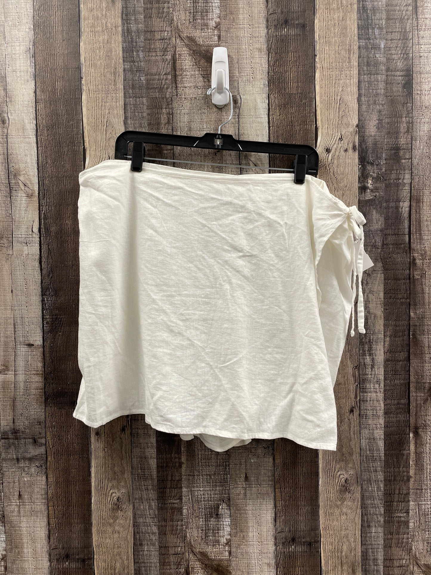 Skort By Old Navy In White, Size: 2x