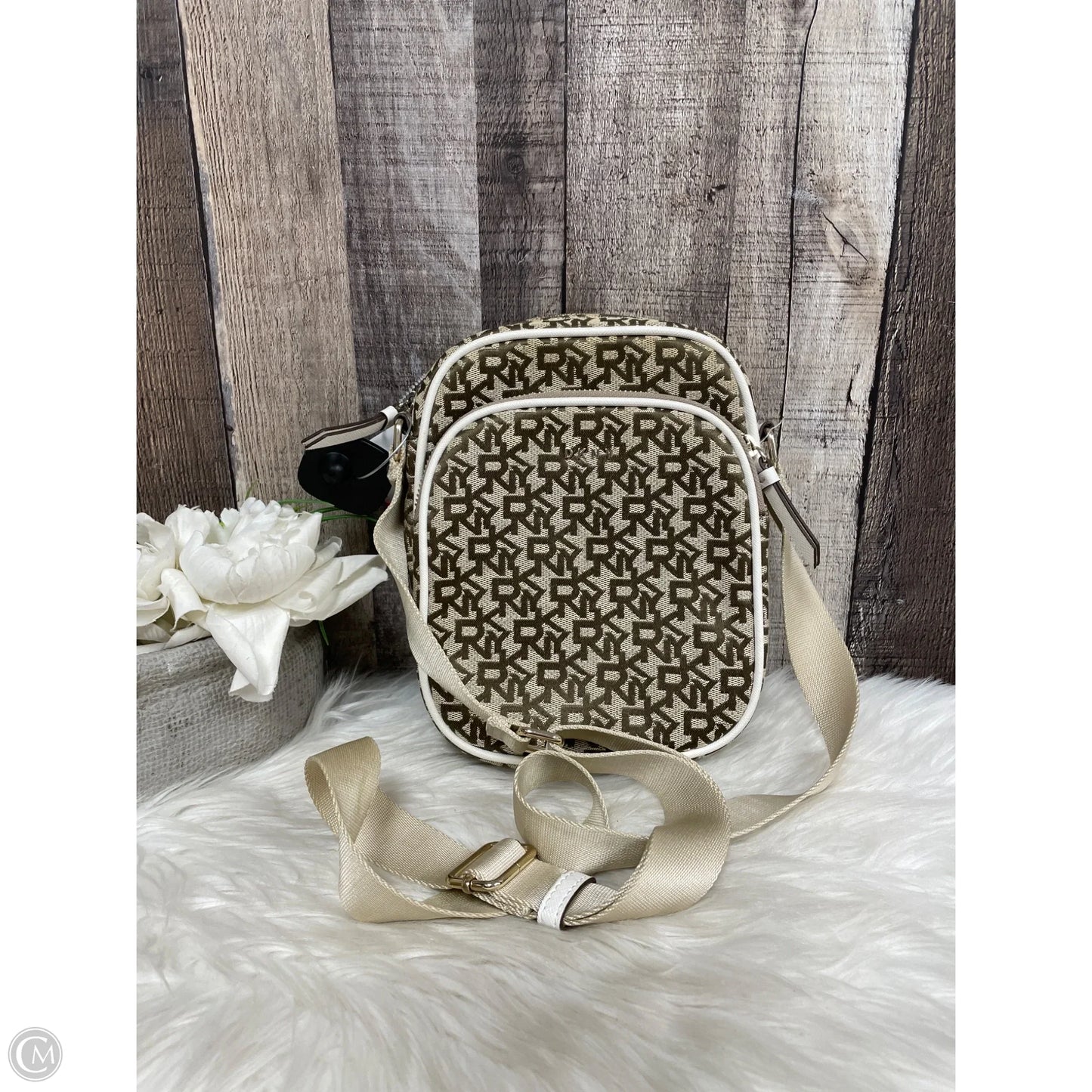 Crossbody By Dkny, Size: Medium