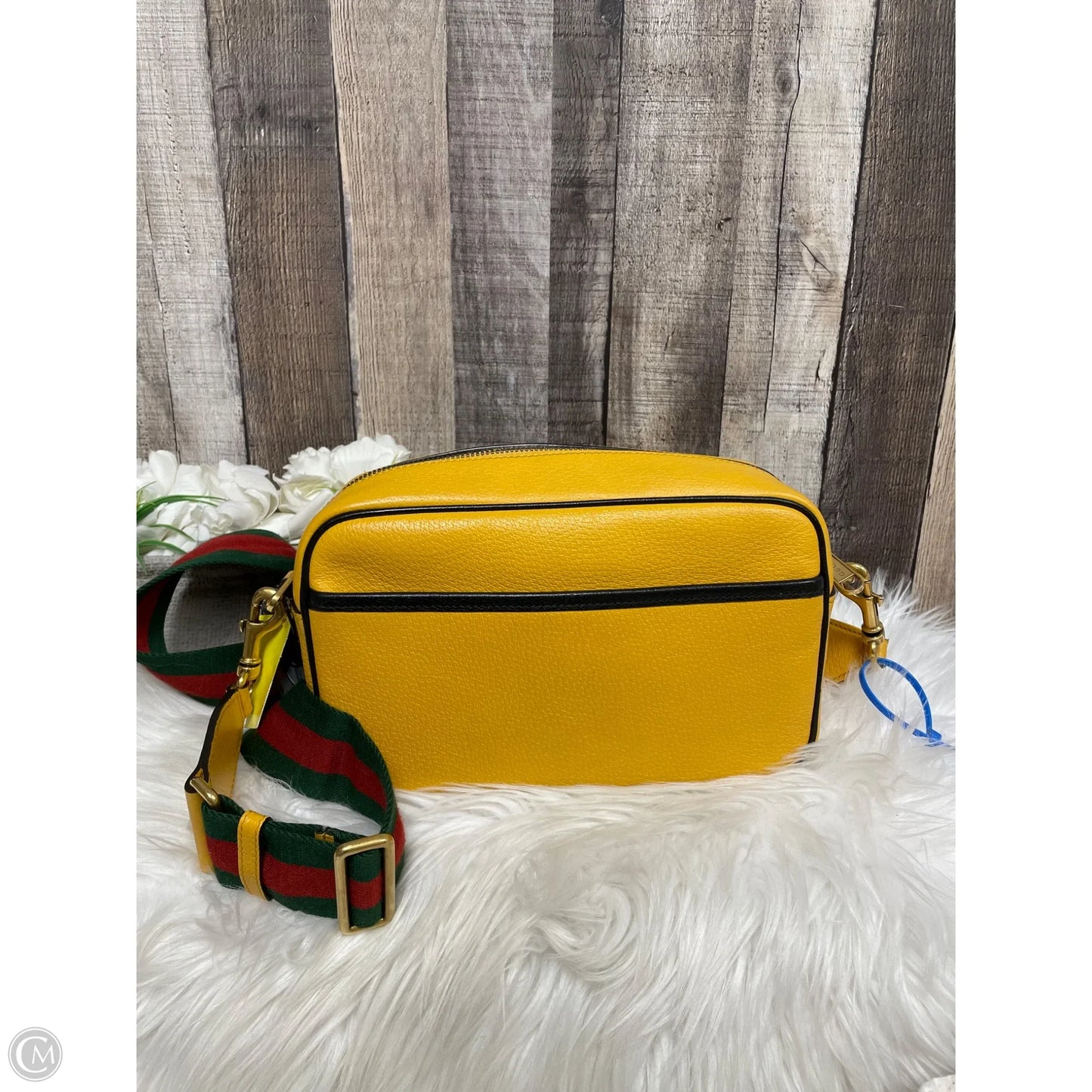 Handbag Luxury Designer By Gucci, Size: Medium