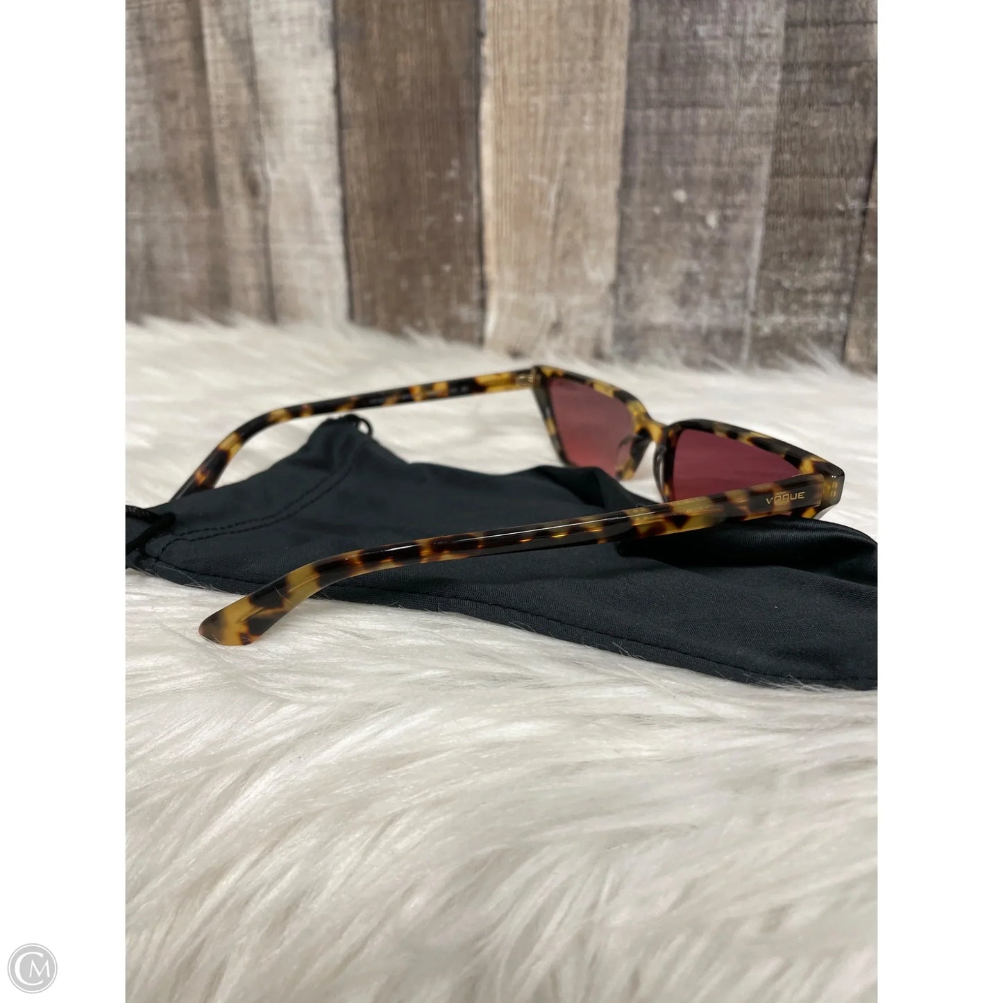 Sunglasses Designer By Clothes Mentor