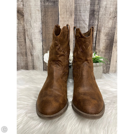 Boots Ankle Heels By Maurices In Brown, Size: 7.5