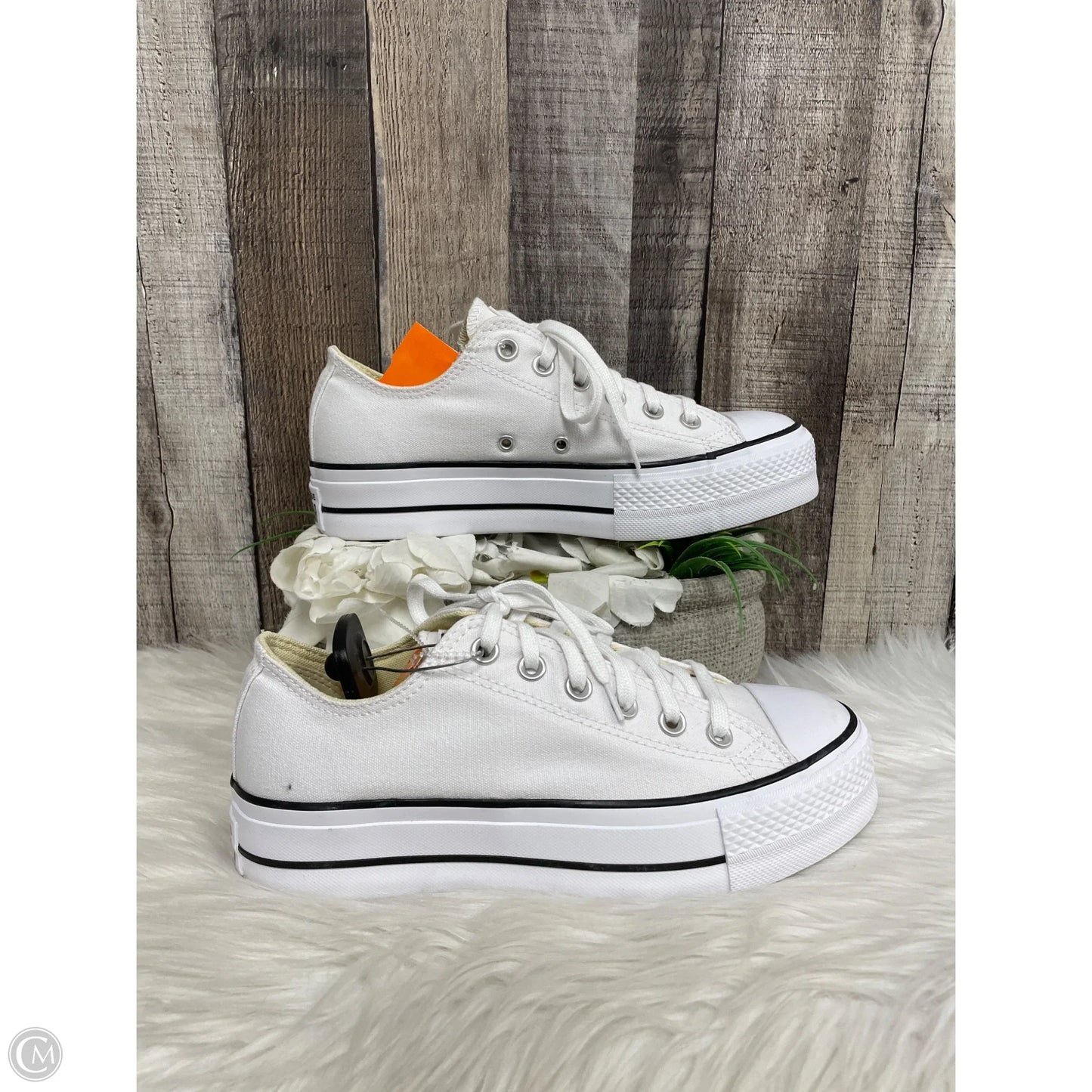 Shoes Sneakers By Converse In White, Size: 8
