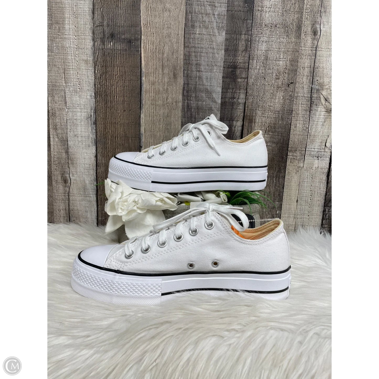 Shoes Sneakers By Converse In White, Size: 8