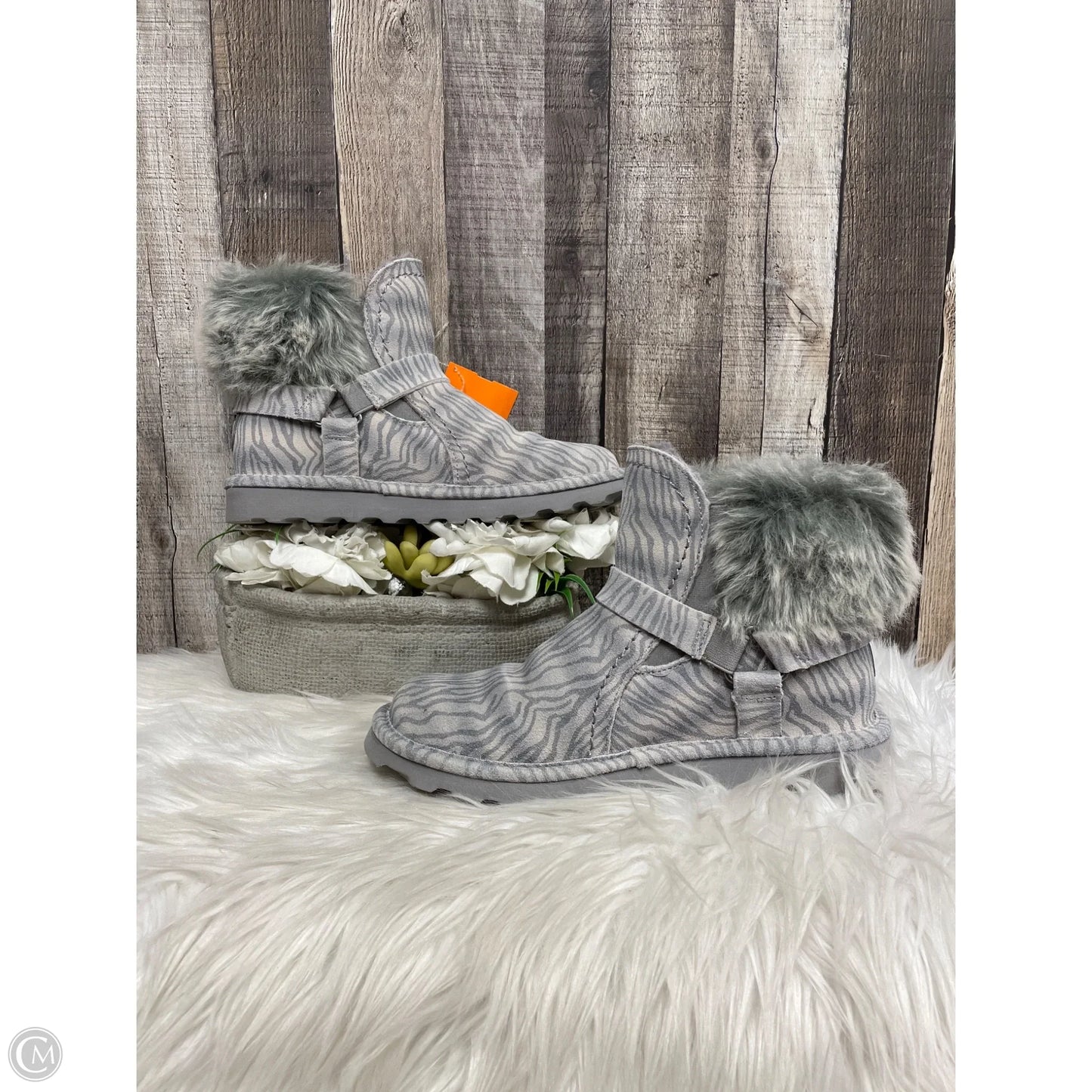 Boots Ankle Flats By Bearpaw In Grey, Size: 9