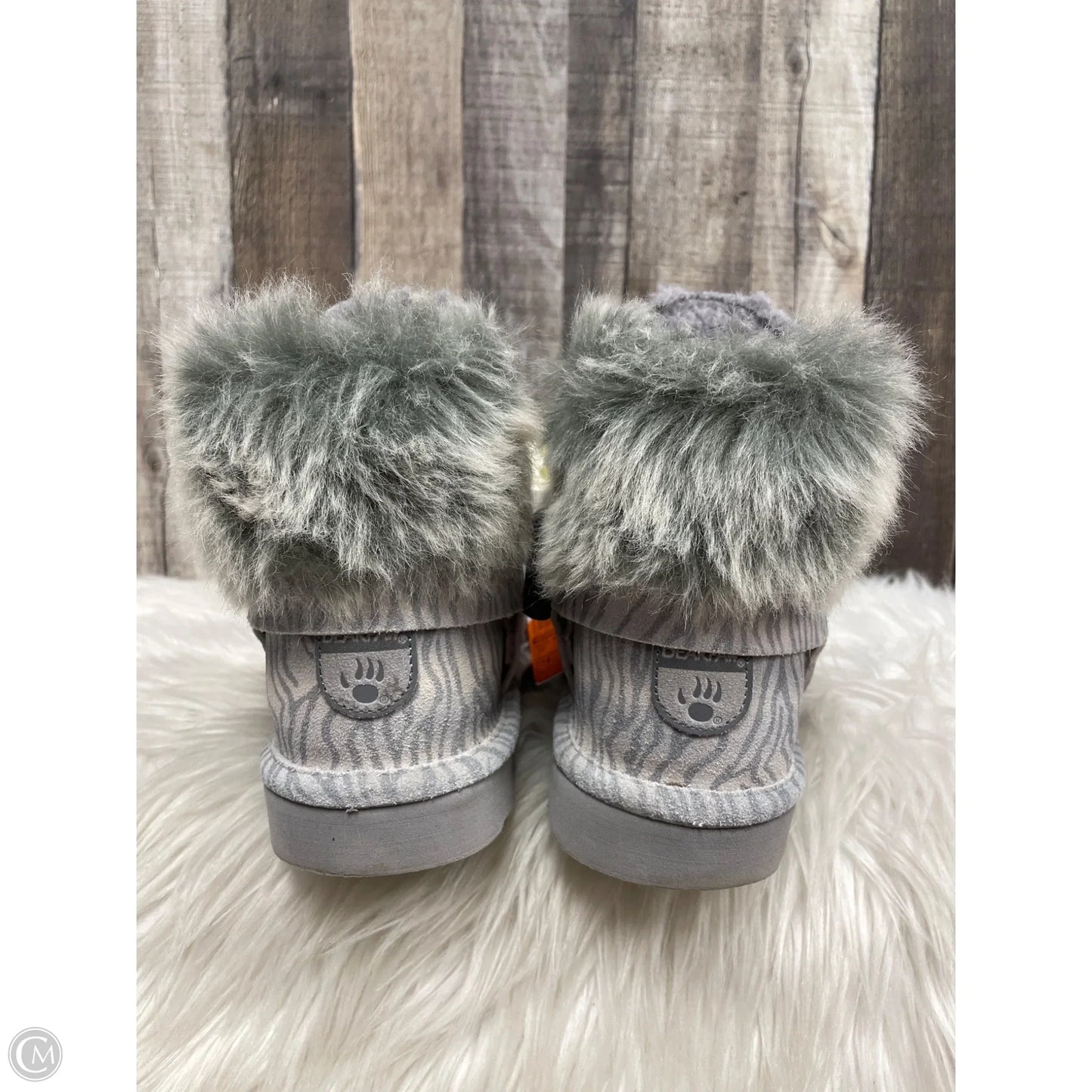 Boots Ankle Flats By Bearpaw In Grey, Size: 9