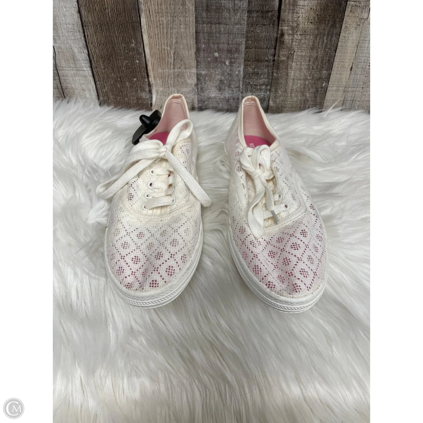 Shoes Sneakers By Mossimo In Ivory, Size: 9