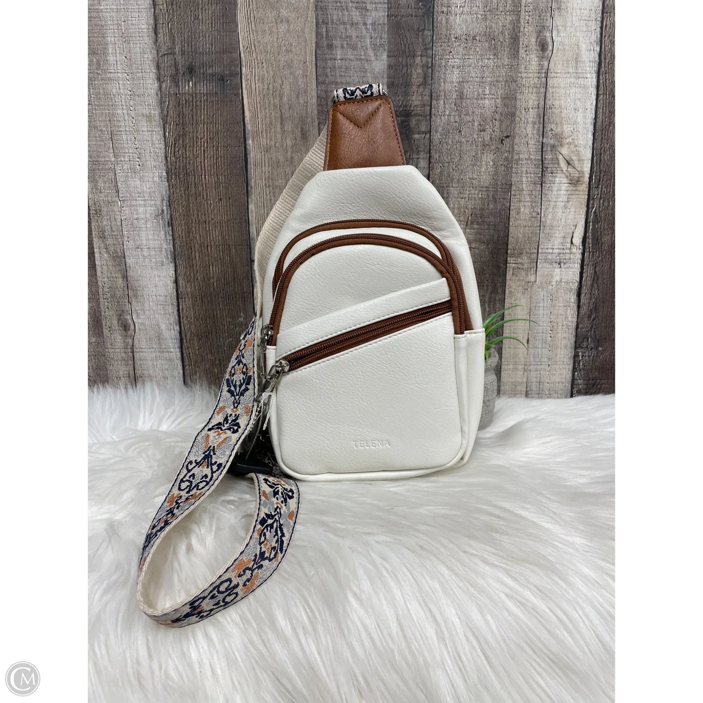 Crossbody By Cme, Size: Medium