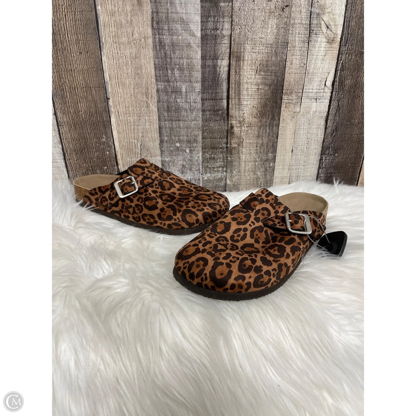 Sandals Flats By Universal Thread In Animal Print, Size: 7.5