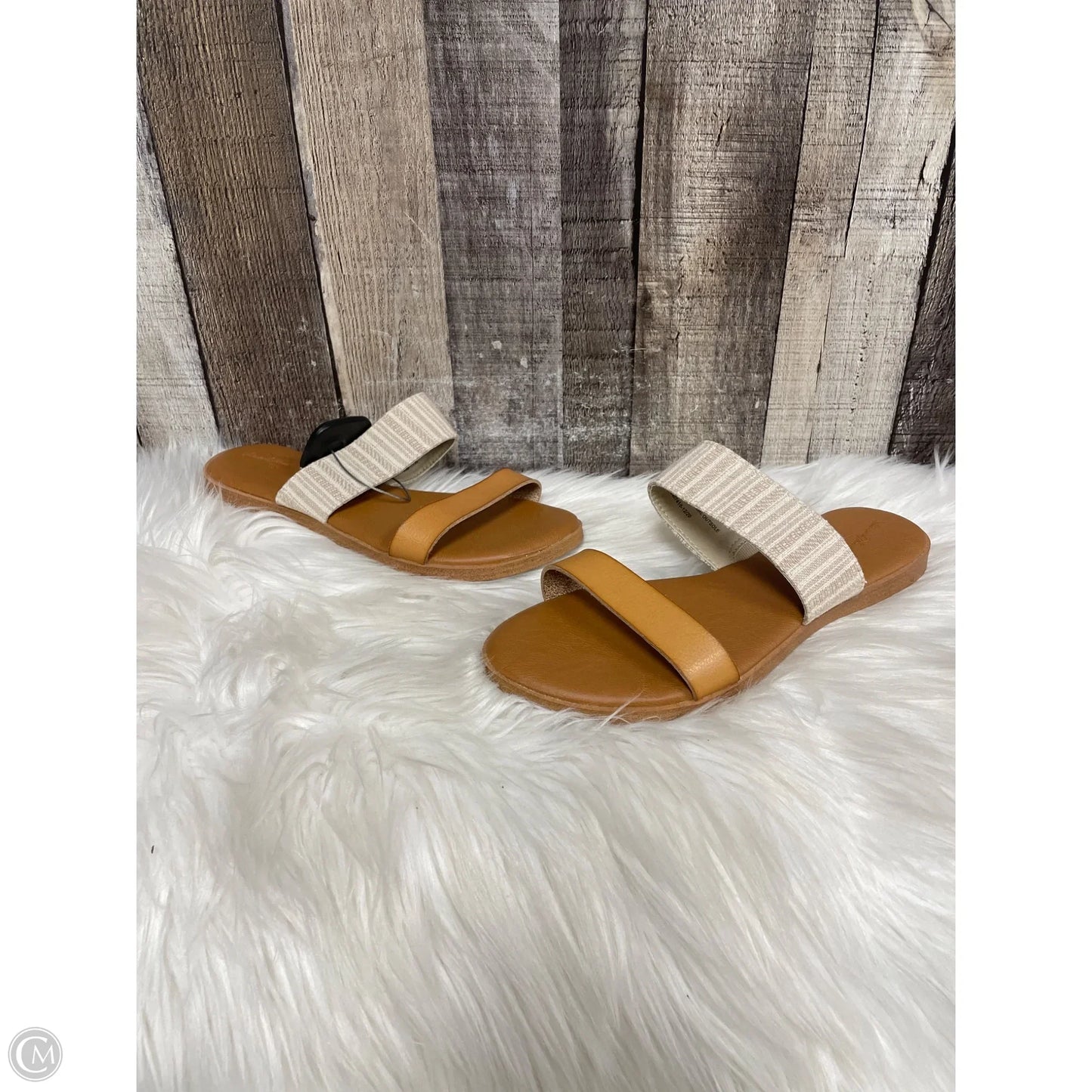 Sandals Flats By Universal Thread In Brown, Size: 7.5