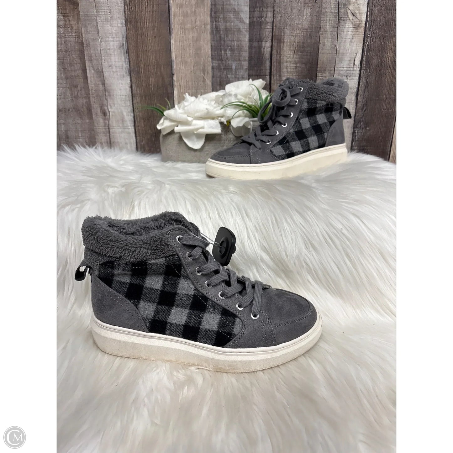 Shoes Sneakers By Marc Fisher In Grey, Size: 7.5