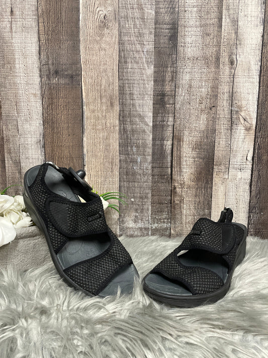 Sandals Heels Wedge By Bzees  Size: 6.5