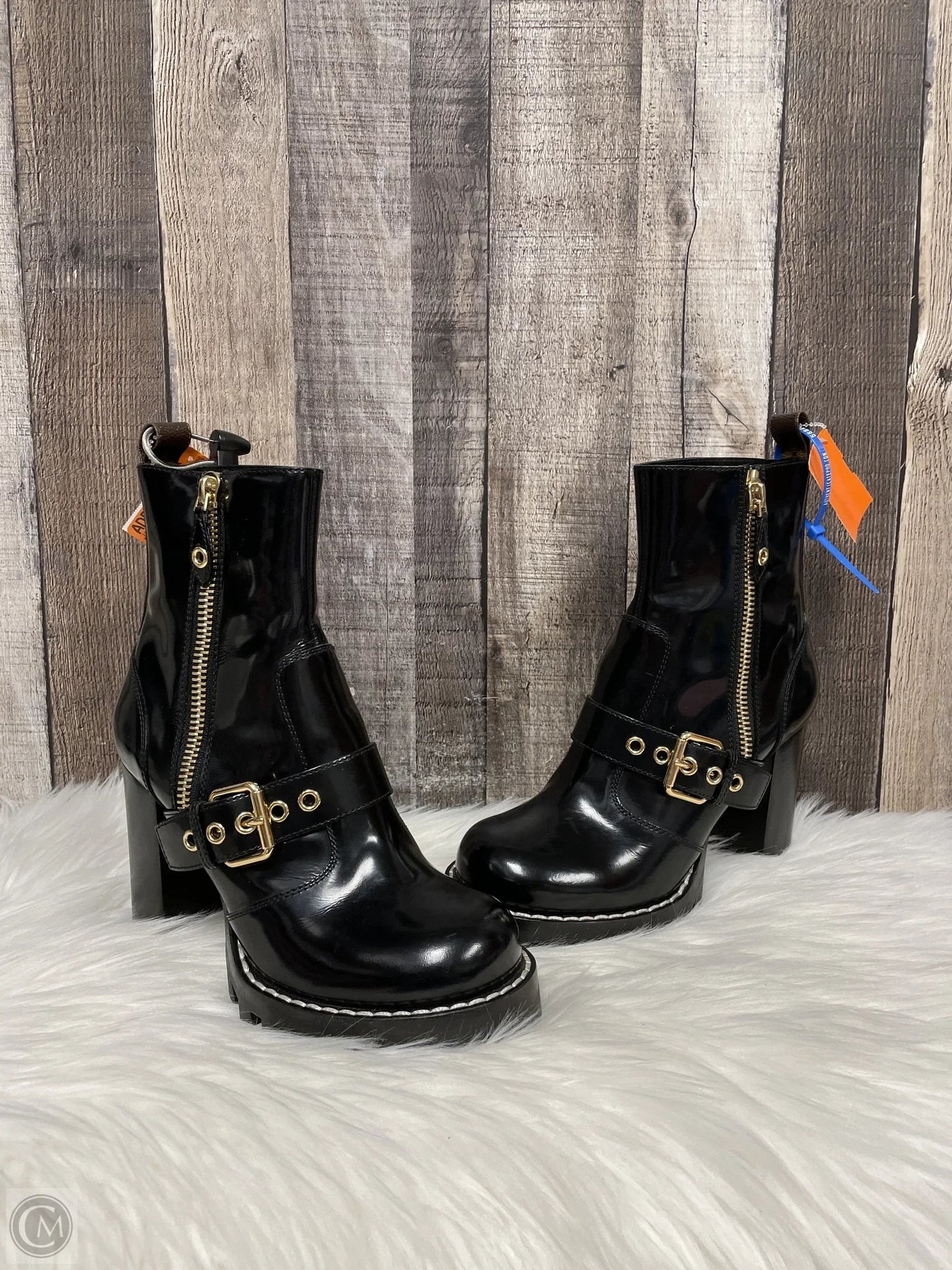 Boots Luxury Designer By Louis Vuitton In Black, Size: 8