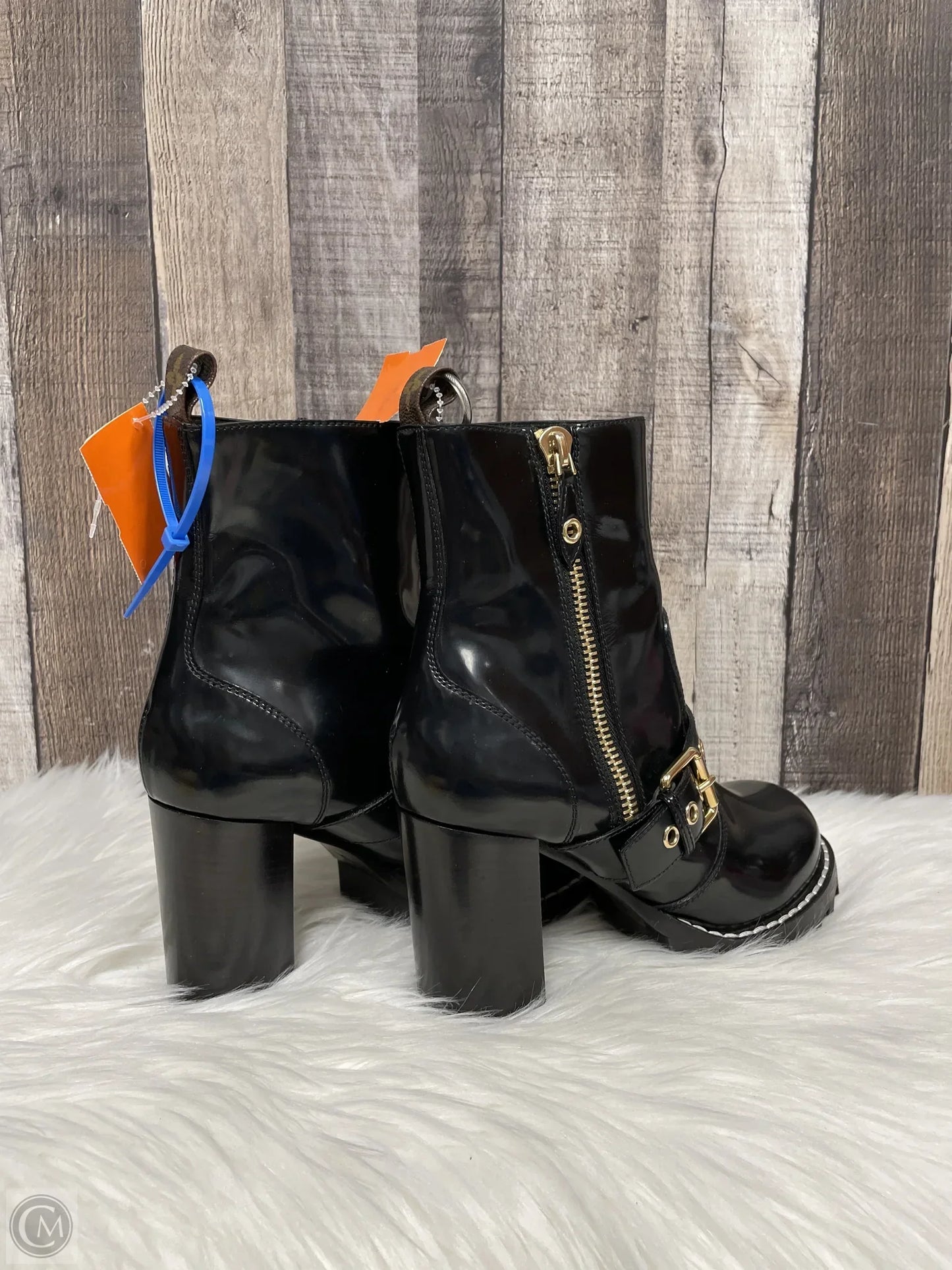 Boots Luxury Designer By Louis Vuitton In Black, Size: 8