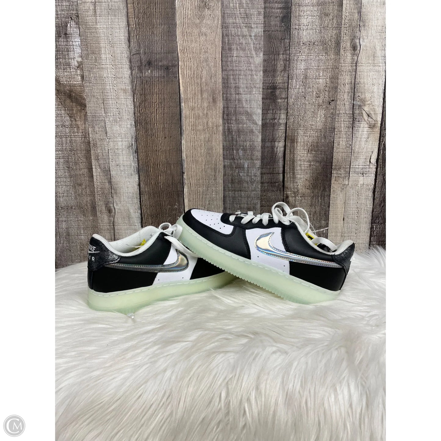 Shoes Athletic By Nike In Black & White, Size: 7