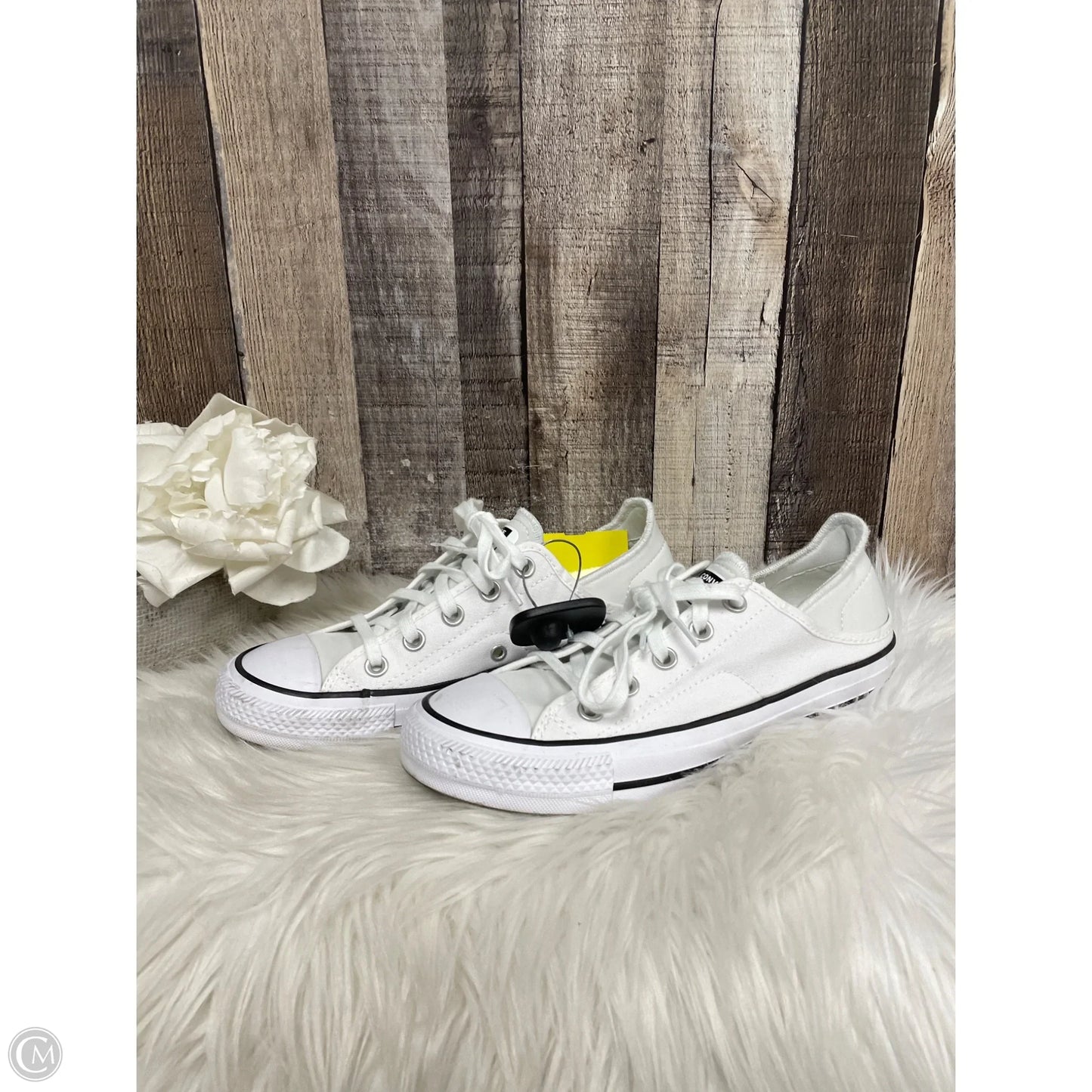 Shoes Sneakers By Converse In White, Size: 6.5