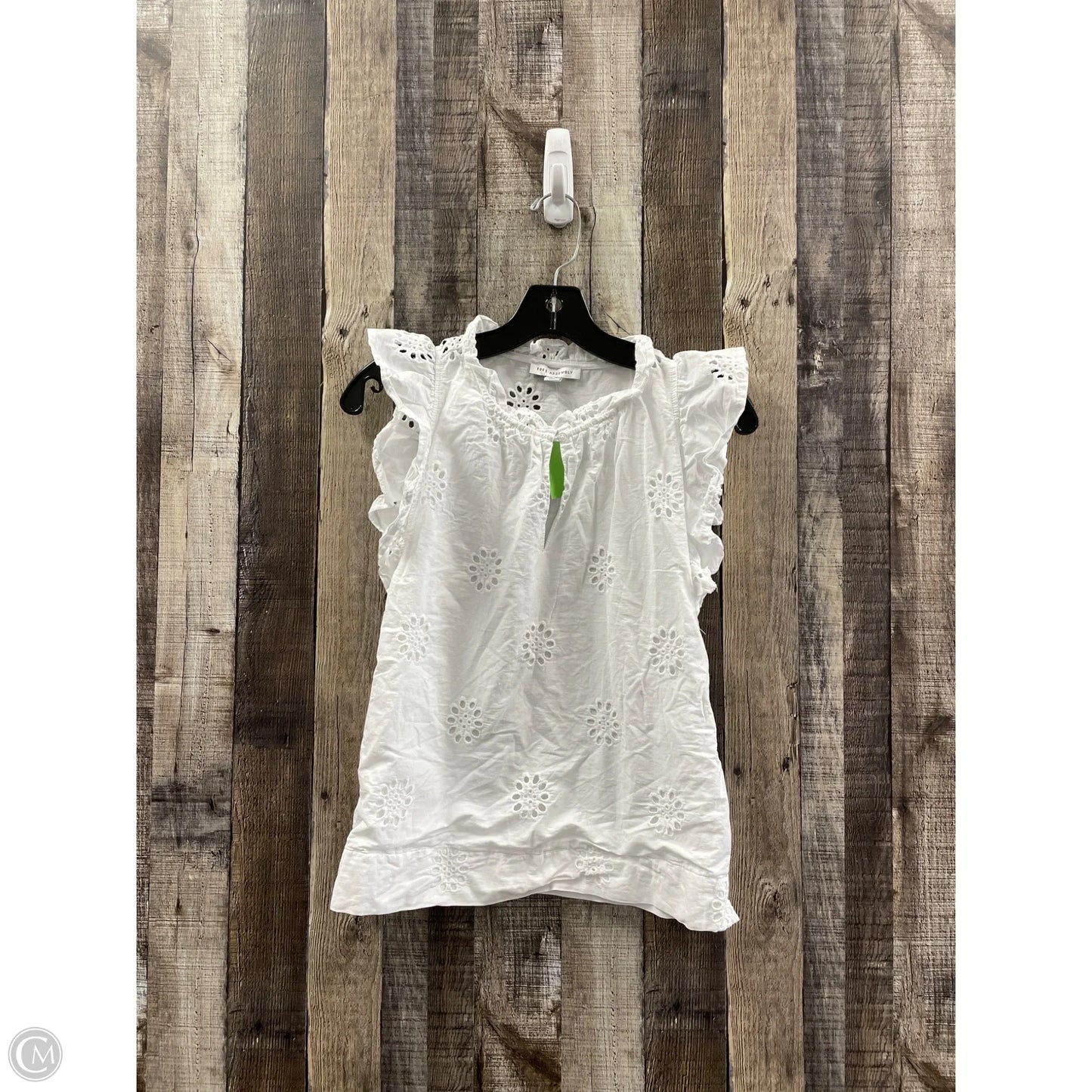 Top Sleeveless By Free Assembly In White, Size: S