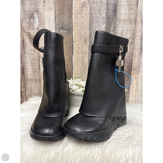 Boots Luxury Designer By Givenchy In Black, Size: 9