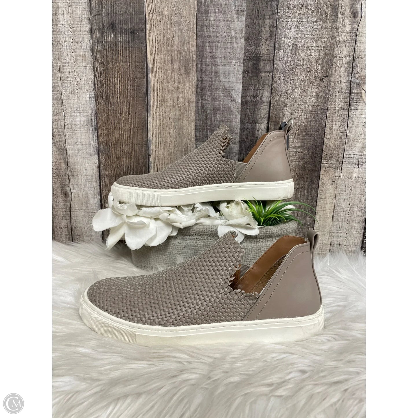 Shoes Flats By Indigo Rd In Taupe, Size: 8.5